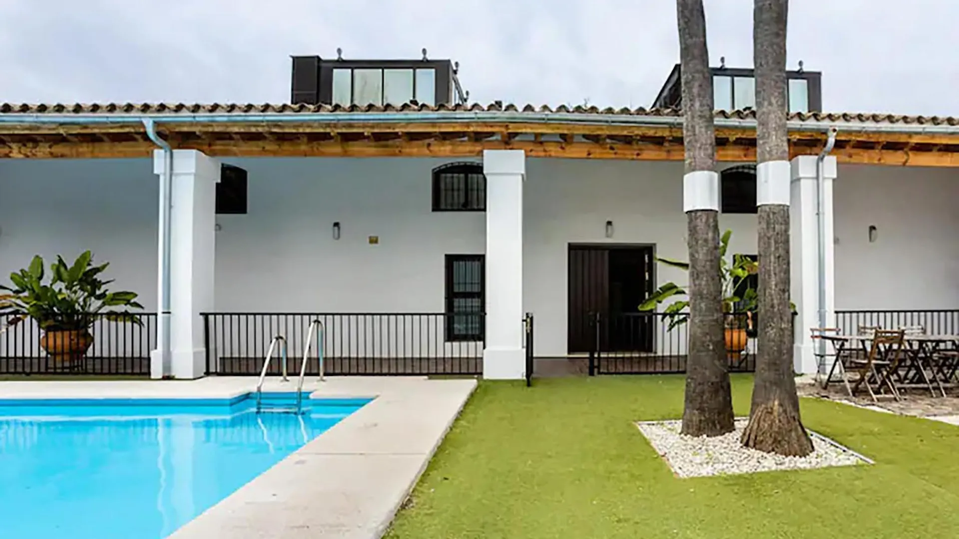 Artqhost Jerez Huge Loft & Free Parking Apartamento Jerez de la Frontera 0*,  Espanha